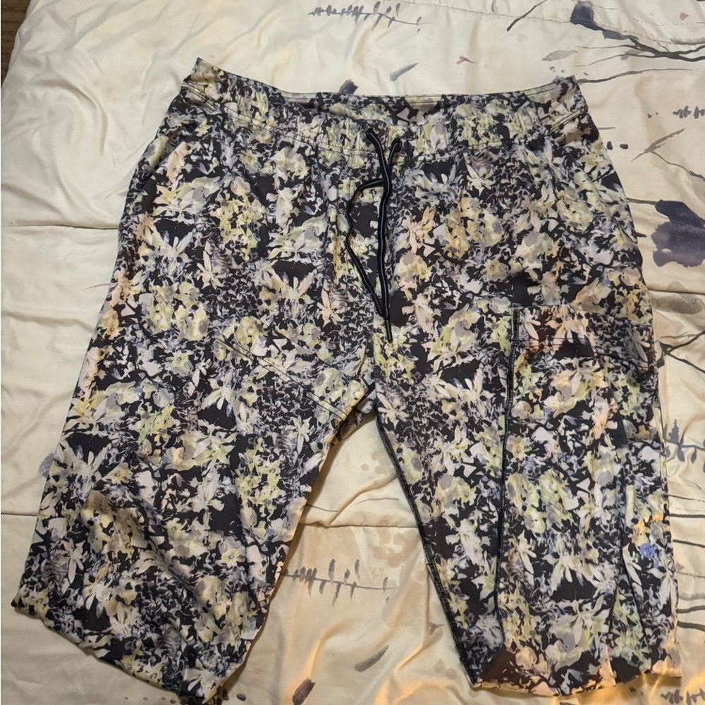 lululemon athletica Floral Print Track Joggers in Black, Cream, Yellow